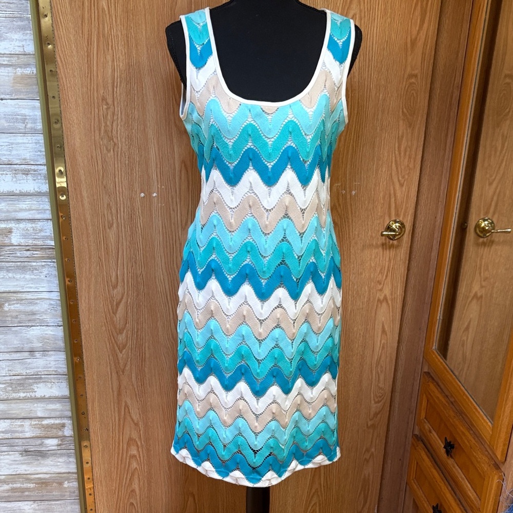 Sharagano Blue and Cream Zigzag Midi Dress